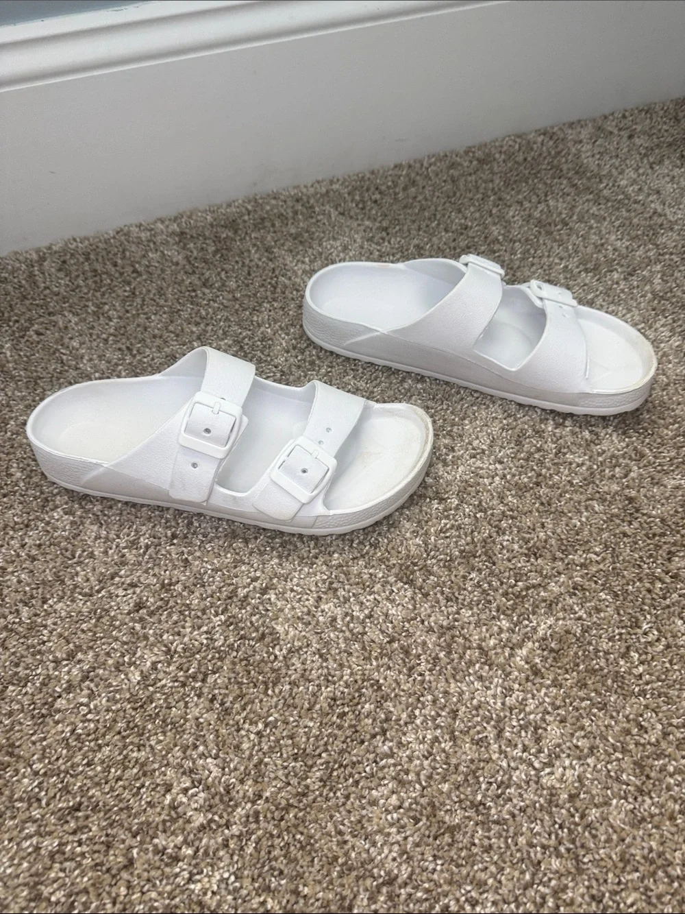 N/A comfortable white